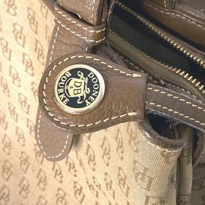 Dooney & Bourke Bags | Dooney Bourke Tan Medium Signature Handbag Bag